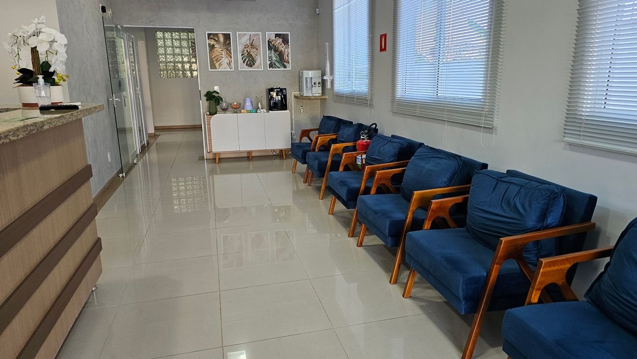 Sala de espera do consultório do Dr. Lucas Batistuzzo